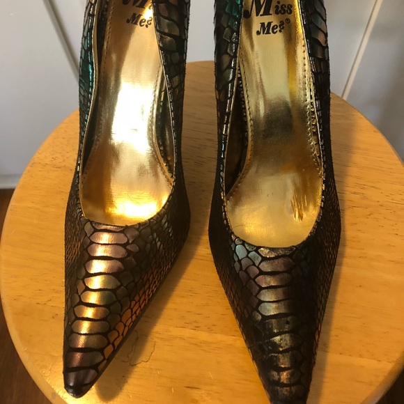 Miss Me Onyx-1 Multi Snake Pointed Toe Pump - Picture 5 of 6